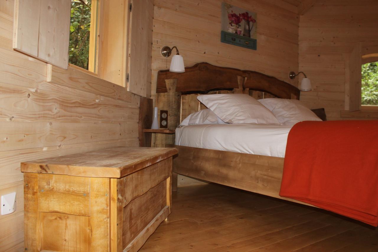 Les Cabanes Dans Les Bois Logis Hotel Villedubert Esterno foto