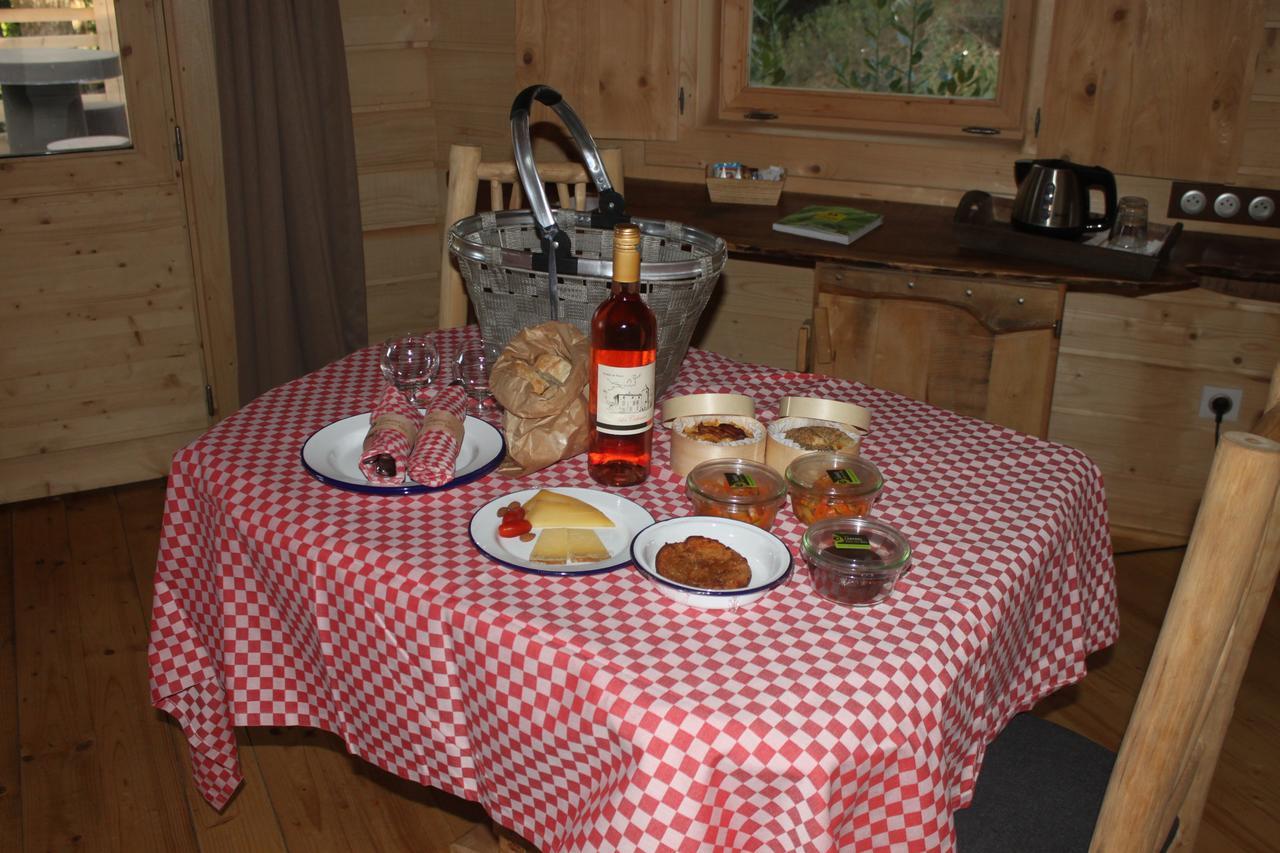 Les Cabanes Dans Les Bois Logis Hotel Villedubert Esterno foto